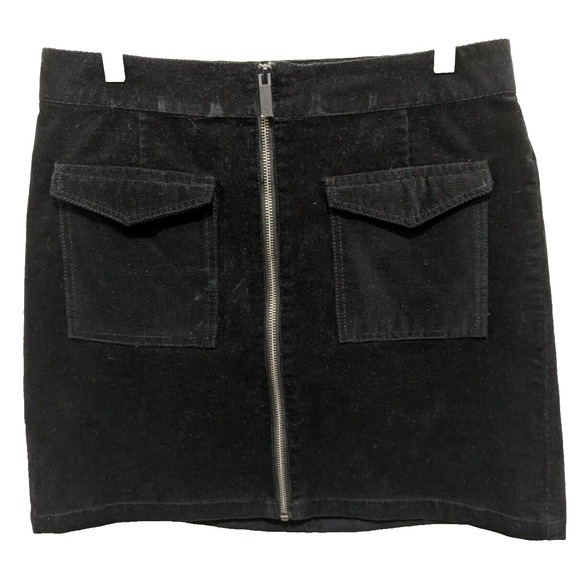 Vince Camuto Dresses & Skirts - Vince Camuto Skirt Sz 6  Black Velour  Long Front Zip  Two Large Pockets  Mini